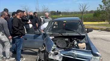 Otomobil ile otobüs çarpıştı: Yaralı var