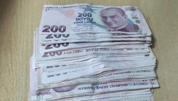 İzmit’te kuyumcularda sahte altın bozduran şüpheli yakalandı