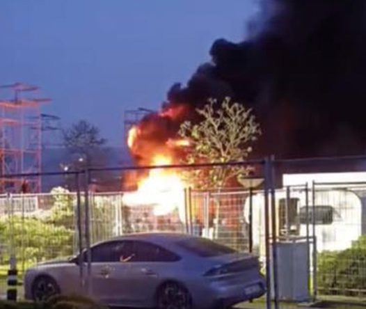 İzmit’te panik: Otelin bahçesinden alevler yükseldi