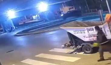 Motosiklet pikaba çarptı: 2 ağır yaralı