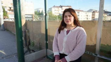 Taciz iddiası: Otobüs durağında arkadaşını beklerken mide bulandıran tavırlara mazur kaldı