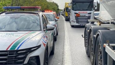 Kocaeli’de kaza: TEM’de 6 tır birbirine girdi
