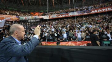 Cumhurbaşkanı Erdoğan’dan gençlere: “Kifayetsizlere asla prim vermeyin”