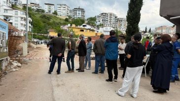 İzmit’te toprak kayması: 5 bina boşaltıldı