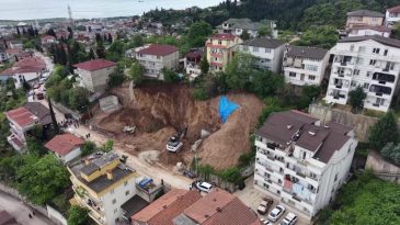İzmit’te temel kazısı 56 kişiyi evinden etti