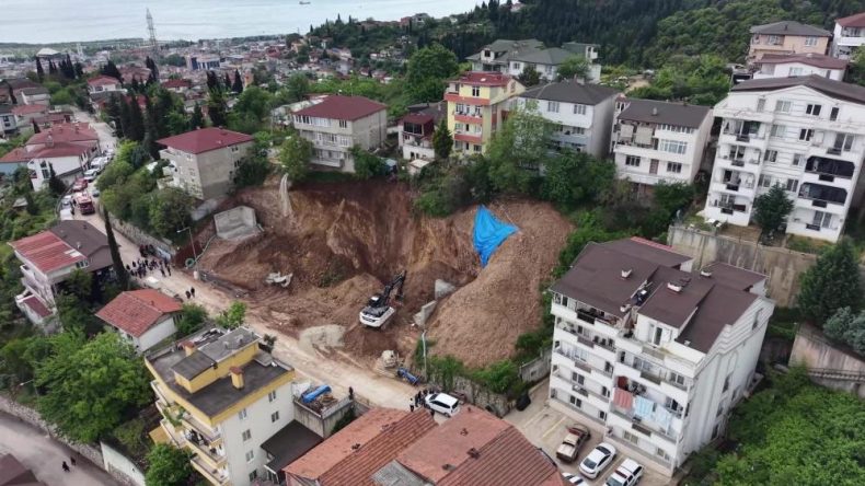 İzmit’te temel kazısı 56 kişiyi evinden etti