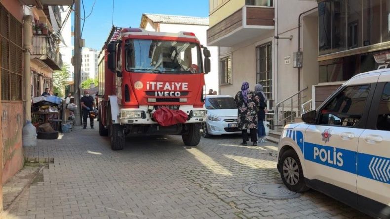 İzmit’te kötü kokuların geldiği evden cansız beden çıktı