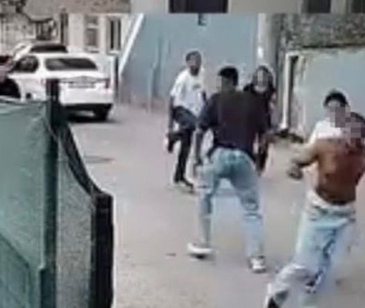 Cezaevinden izinle çıktı, eşini ve bir kadını sırtından bıçakladı