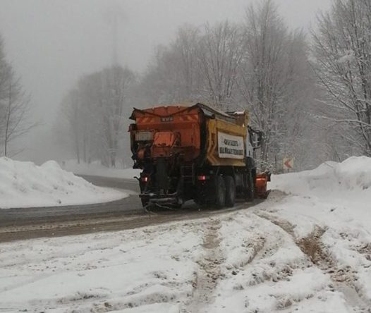 Kartepe’de kar mesaisi: “Gizli buzlanma” uyarısı yapıldı