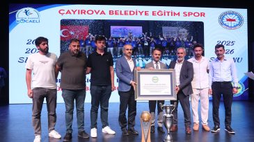 Çayırova’nın yıldızları ödül gecesinde parladı