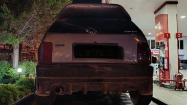 Trafikte bıçaklı kavga: 3 yaralı, araçlar trafikten men edildi