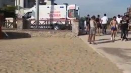 Denize giren iki kardeşten biri hayatını kaybetti, diğeri hastaneye kaldırıldı