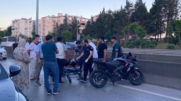 Motosiklet otomobile çarptı: Sürücü ağır yaralandı