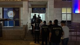 Market ve kuyumcu yağmalayan 5 şüpheli tutuklandı