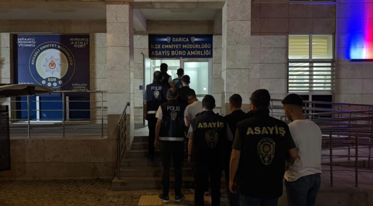 Market ve kuyumcu yağmalayan 5 şüpheli tutuklandı