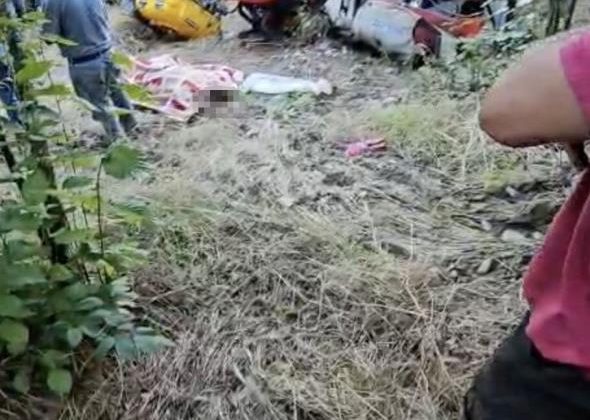 Traktöre bağlı ilaçlama motorunun altında kalan kadın hayatını kaybetti