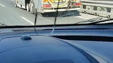 TEM’de lastik patladı, trafik kilitlendi