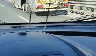 TEM’de lastik patladı, trafik kilitlendi