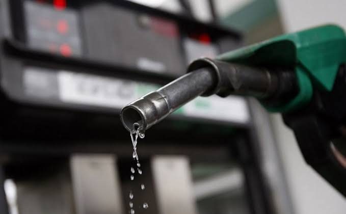Petrolün ateşi söndü ama depodaki yangın sürüyor