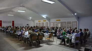 Vali İlhami Aktaş gazi aileleri ve yakınlarıyla buluştu