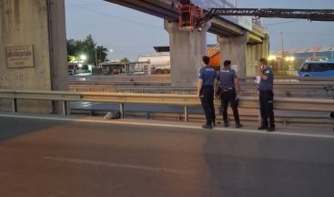 Kocaeli’de şok! Üst geçitte asılı şekilde ölü bulundu