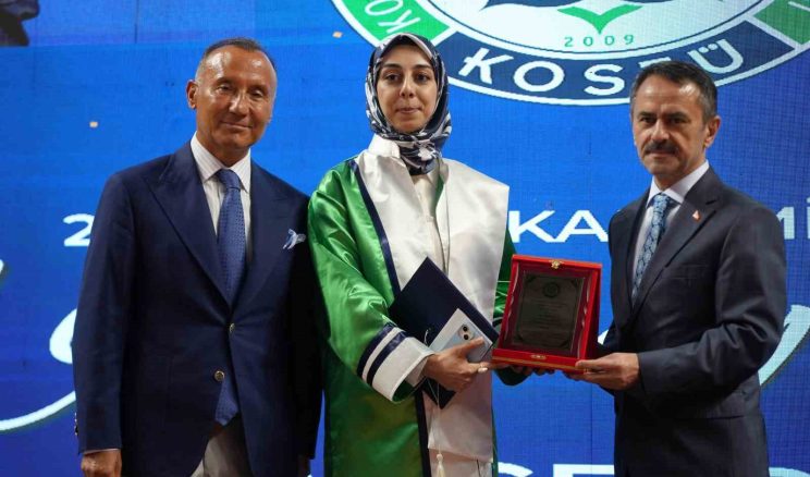 Kocaeli’deki tek Psikoloji Bölümü ilk mezunlarını verdi: Üçüncü lisansında üniversite birincisi oldu