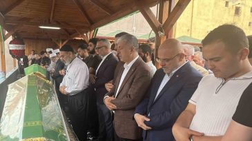 Tır kazasında ölen baba ve oğul gözyaşlarıyla uğurlandı