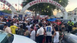 Festivalde kiraz kapmak için adeta yarıştılar