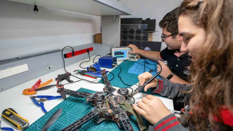 TÜBİTAK Fen Lisesi geleceğin bilim insanlarını arıyor: Başvurular 15 Temmuz’da sona eriyor
