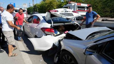 Kocaeli’de zincirleme kaza: 1’i çocuk 3 yaralı