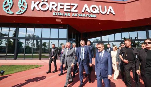 İçişleri Bakanı Mustafa Çiftçi Körfez Aquapark’ı gezdi