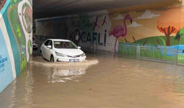 Kocaeli’de alt geçit göle döndü, vatandaşlar zor anlar yaşadı
