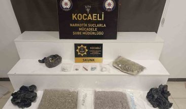 Kocaeli Polisinden uyuşturucu tacirlerine darbe: Kilolarca skunk ele geçirildi