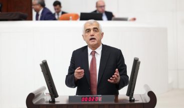 Gergerlioğlu Meclis’te esti gürledi: “Safiport’tan vergi alınmıyor, esnaf ise perişan!”