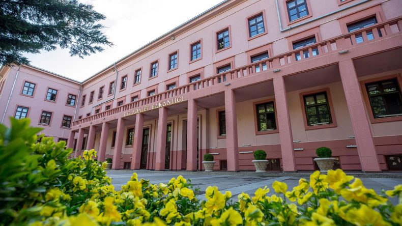 Adalet Bakanlığı’ndan 15 bin personel alımı