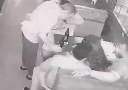 Hesaba itiraz eden belediye personeli bıçaklanarak öldürüldü