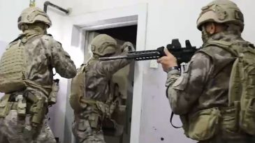 6 ilde dev siber operasyon: 17 bin kişiyi dolandıran şebeke çökertildi
