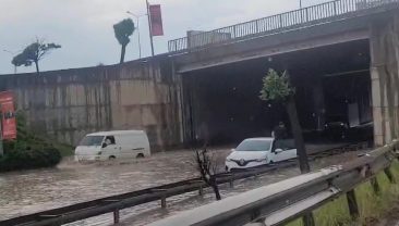 Kocaeli’de aniden bastıran sağanak hayatı felç etti