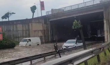 Kocaeli’de aniden bastıran sağanak hayatı felç etti