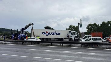 TEM Otoyolu Pendik mevkiinde tır kazası: Trafik kilitlendi