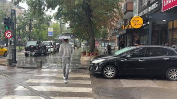 Kocaeli’de ani sağanak kabusu: Gün ortasında hayat durma noktasına geldi