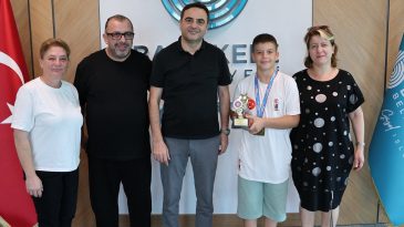 Süper Minikler Judo Türkiye Şampiyonu Kadir Musab Tabak’tan Başkan Özlü’ye Ziyaret