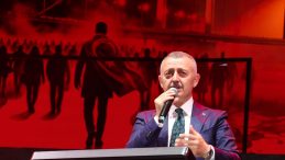 Başkan Büyükakın’dan Milli İrade Meydanı’nda tarihi sözler