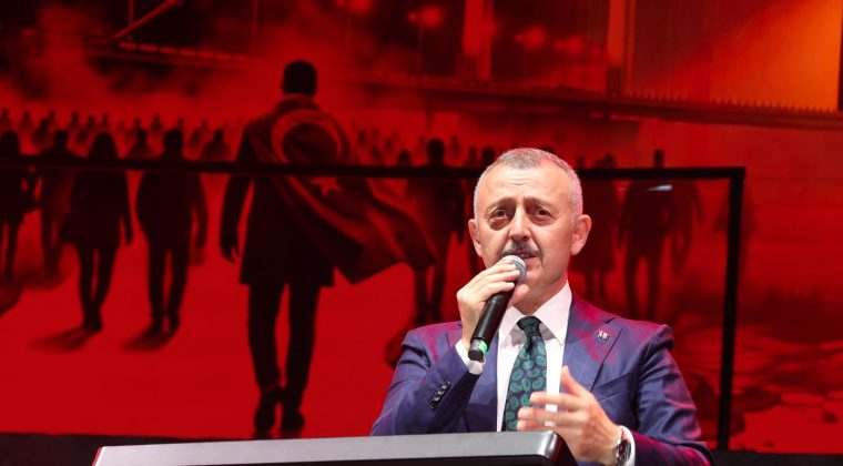 Başkan Büyükakın’dan Milli İrade Meydanı’nda tarihi sözler
