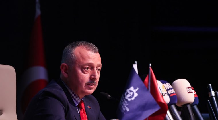 Başkan Büyükakın muhalefete sert çıktı: “Suç olduğunu düşünüyorsanız mahkemeye verin”