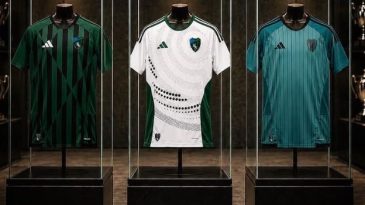 Kocaelispor yeni sezon formaları taraftarların beğenisine sunuldu