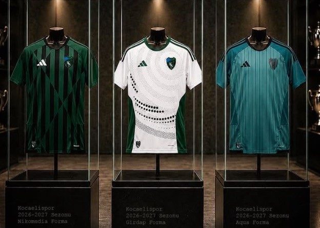 Kocaelispor yeni sezon formaları taraftarların beğenisine sunuldu
