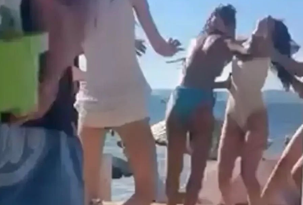 Karamürsel sahilinde kaos: Plajda kadınlar birbirine girdi