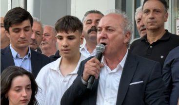 CHP İl Başkanı Arcan, Başkan Hürriyet’in oğlu Aras ile sahneye çıktı vatandaşlara seslendi