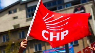CHP İzmit’te peş peşe istifalar